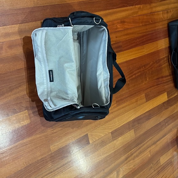 SwissGear Other Swissgear Zurich 48l Brand New Wheeled Duffel Bag